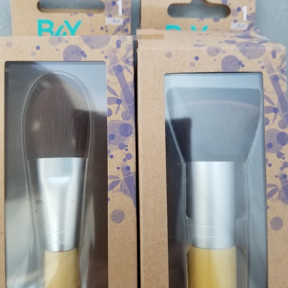 Bamboo Buffing & Foundation Brushes - Picture 3 of 7